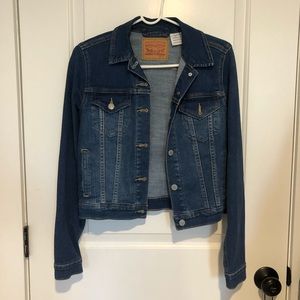 Levi’s jean top blue denim jacket with pockets